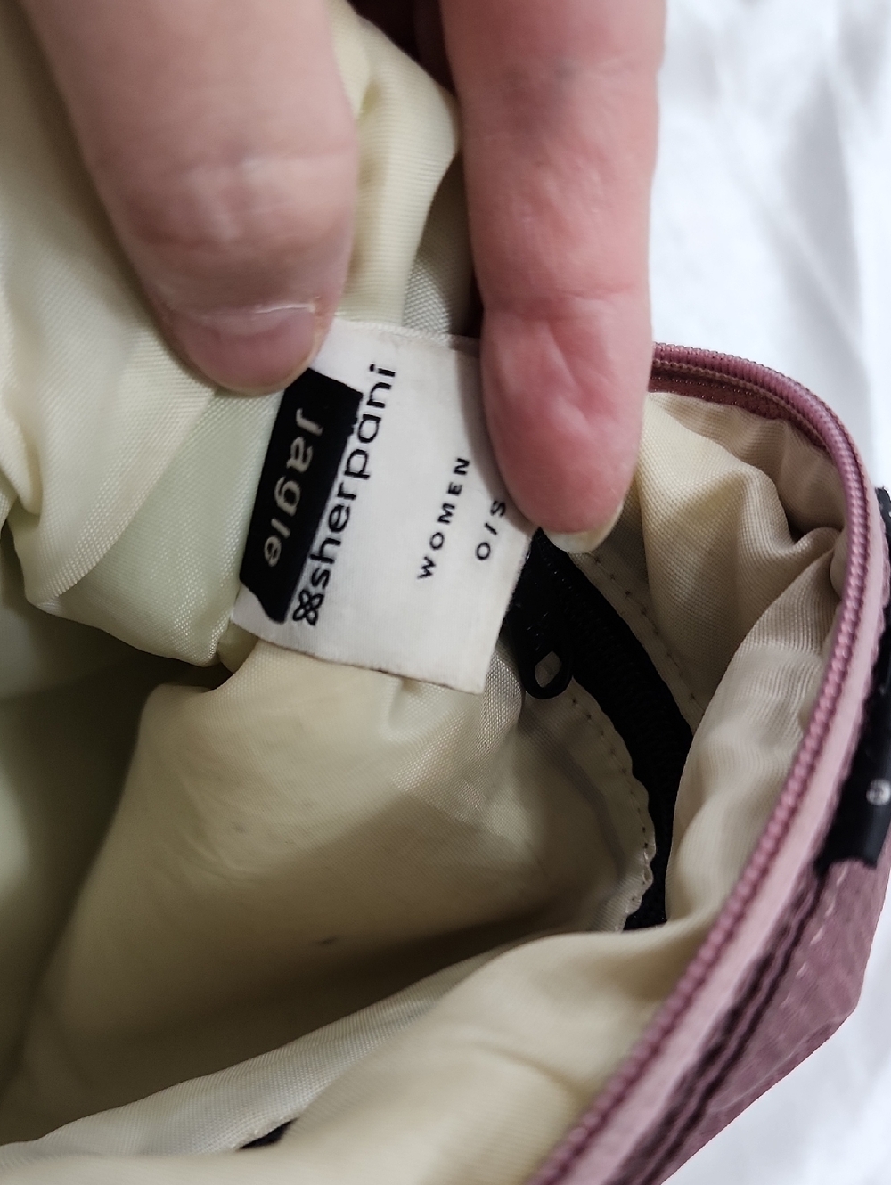 Sherpani Jagle (Jag Le or Jagle) Adjustable Nylon Crossbody Purse. RFID. Mauve. - Picture 14 of 14